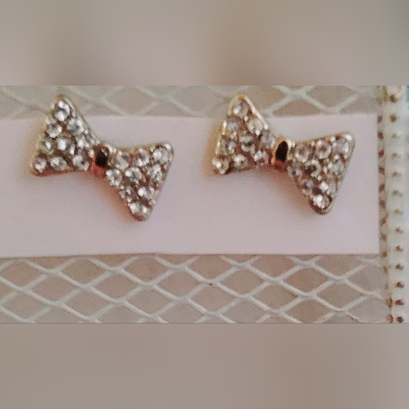 Matching Necklace and Earrings Set (never worn) - Picture 2 of 3